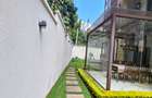 6 Bed Townhouse with En Suite in Lavington - 3