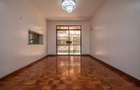 5 Bed House with En Suite in Lavington - 3