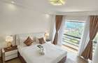 Serviced 3 Bed Apartment with En Suite in Riverside - 12