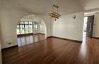 7 Bed House with En Suite in Runda - 4