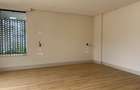 5 Bed Townhouse with En Suite in Brookside - 15