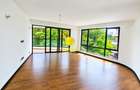 3 Bed Apartment with En Suite in Spring Valley - 1