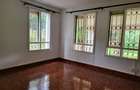 4 Bed House with En Suite in Hill View - 5