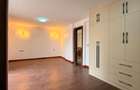 5 Bed Apartment with En Suite in Kilimani - 20