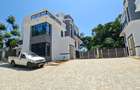5 Bed Townhouse with En Suite in Lavington - 2