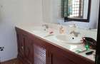 3 Bed House with En Suite at Ocean Beach Drive - 9