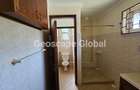 5 Bed House with En Suite in Lavington - 2