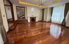5 Bed House with En Suite at Rosslyn - 2