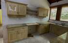 4 Bed House with En Suite at Valley Arcade - 6