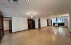 3 Bed Apartment with En Suite at Riverside Drive - 8
