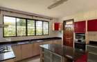 5 Bed Townhouse with En Suite at Lavington - 8