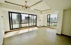 3 Bed Apartment with En Suite at 2026-128 - 1