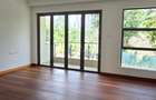 4 Bed Townhouse with En Suite at The Loft Two Rives - 17