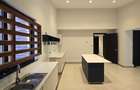 3 Bed Townhouse with En Suite in Spring Valley - 10