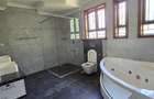 6 Bed Townhouse with En Suite at Lavington Green - 6