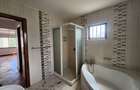3 Bed Apartment with En Suite at Hatheru Road - 11