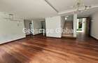 4 Bed Apartment with En Suite in Rosslyn - 2