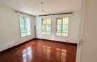 4 Bed Villa with En Suite in Hill View - 8