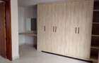 3 Bed Apartment with En Suite at 13 Schoollane - 3