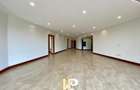 4 Bed Apartment with En Suite in Parklands - 3