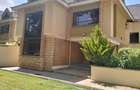 5 Bed Townhouse with En Suite in Lavington - 10