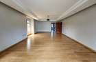 5 Bed Townhouse with En Suite at Lavington - 6