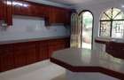 5 Bed Townhouse with En Suite in Riverside - 16