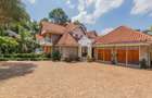 5 Bed Townhouse with En Suite in Kitisuru - 16
