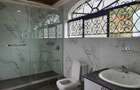 5 Bed Townhouse with En Suite in Nyari - 3