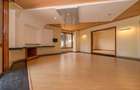 5 Bed Townhouse with En Suite in Spring Valley - 10