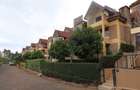 5 Bed Villa with En Suite in Redhill - 2