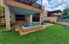 5 Bed Townhouse with En Suite at Lavington - 17