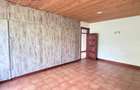 5 Bed House with En Suite at Rosslyn - 11