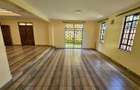 5 Bed Townhouse with En Suite in Kyuna - 14