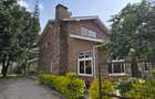 4 Bed Townhouse with En Suite at Lavington Off Convent Drive - 4
