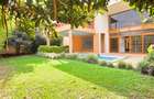 5 Bed Townhouse with En Suite at Lavington Green - 3