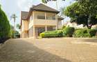 5 Bed House with En Suite in Runda - 1
