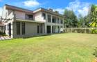 6 Bed Townhouse with En Suite at Lavington Green - 5