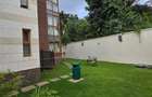 6 Bed Townhouse with En Suite at Lavington Green - 4