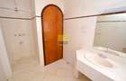 5 Bed Villa with En Suite in Riverside - 12