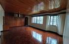 5 Bed Townhouse with En Suite in Kilimani - 10
