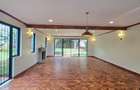 4 Bed House with En Suite in Lavington - 10