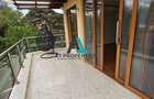 5 Bed Townhouse with En Suite in Lavington - 10
