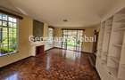4 Bed House with En Suite in Nyari - 2