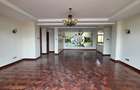 3 Bed Apartment with En Suite in Riverside - 2