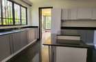 5 Bed Townhouse with En Suite in Runda - 3