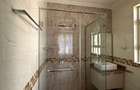 6 Bed House with En Suite in Nyari - 13