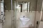 6 Bed House with En Suite in Nyari - 11