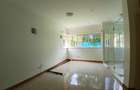 4 Bed Townhouse with En Suite at Riverside Drive - 16
