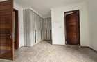 4 Bed House with En Suite in Ridgeways - 13